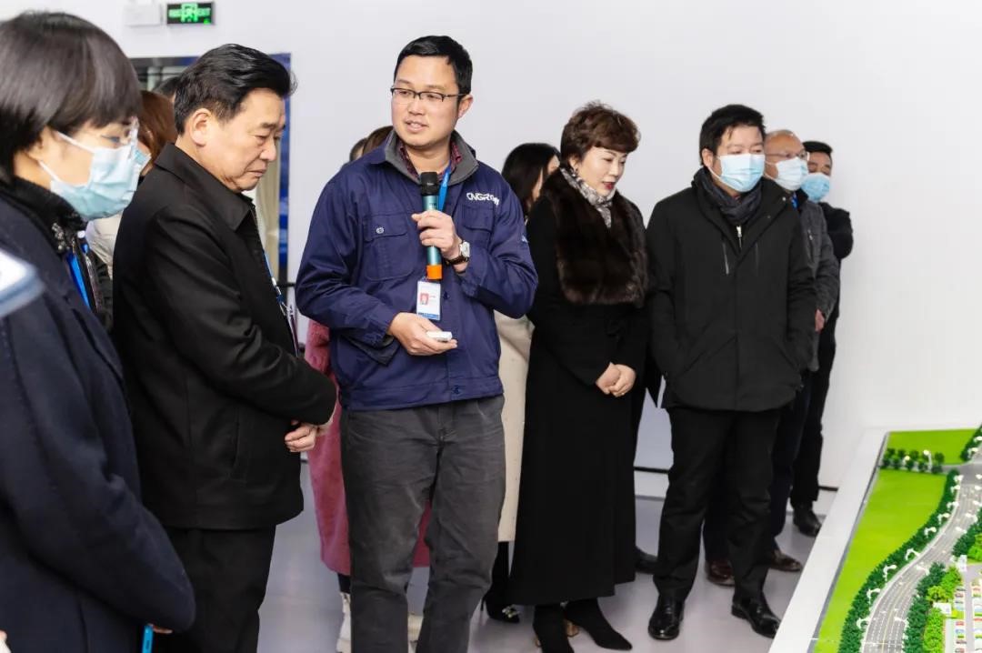 全國、省、市人大代表赴中部產業基地開展會前集中視察工作